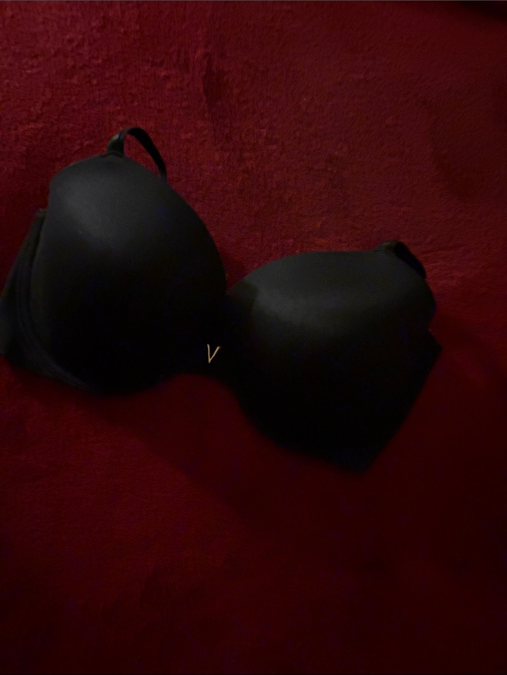 Victoria’s Secret Black Smooth T-Shirt Bra with Subtle V-line accent